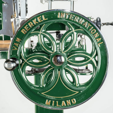 Volano B114 livré avec un lac spécial en British Racing Green