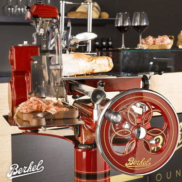 VOLANO B2 RED + Ensemble de vaisselle gratuit Teknica