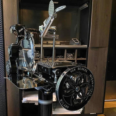 Volano B114 - Sisältää jalustan ja pyöräsarjan - musta