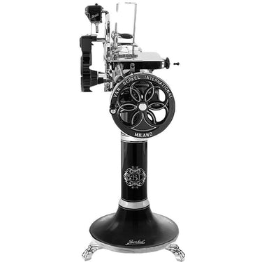 Volano B114 jalustalla (sis. ilmaiseksi 2,5 kg Joselito-kinkkua arvoltaan €400).